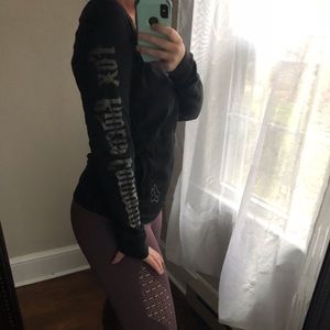 Fox pullover size large